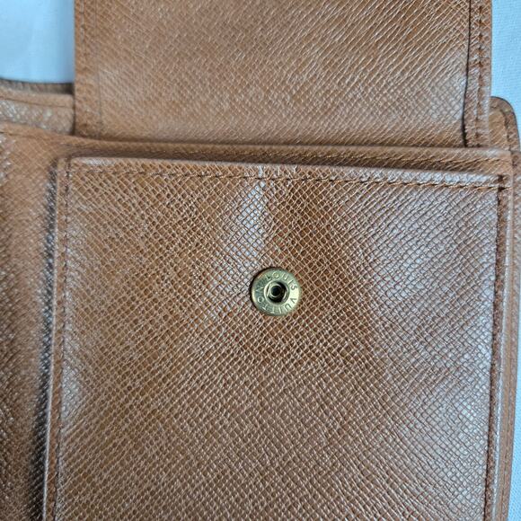 Louis Vuitton Monogram Bifold Wallet w/ Coin Pouch - Picture 13 of 16